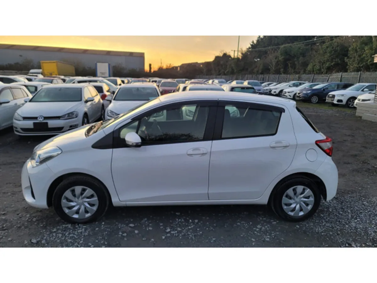 Toyota Vitz Yaris 1.0 Petrol - Automatic - Low Mil - Image 4