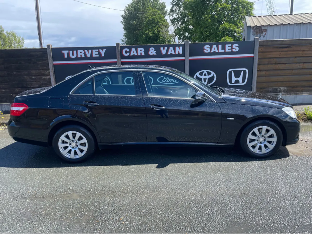 Mercedes-Benz E-Class 200 CDI BLUE EFFICIENCY 4DR - Image 3