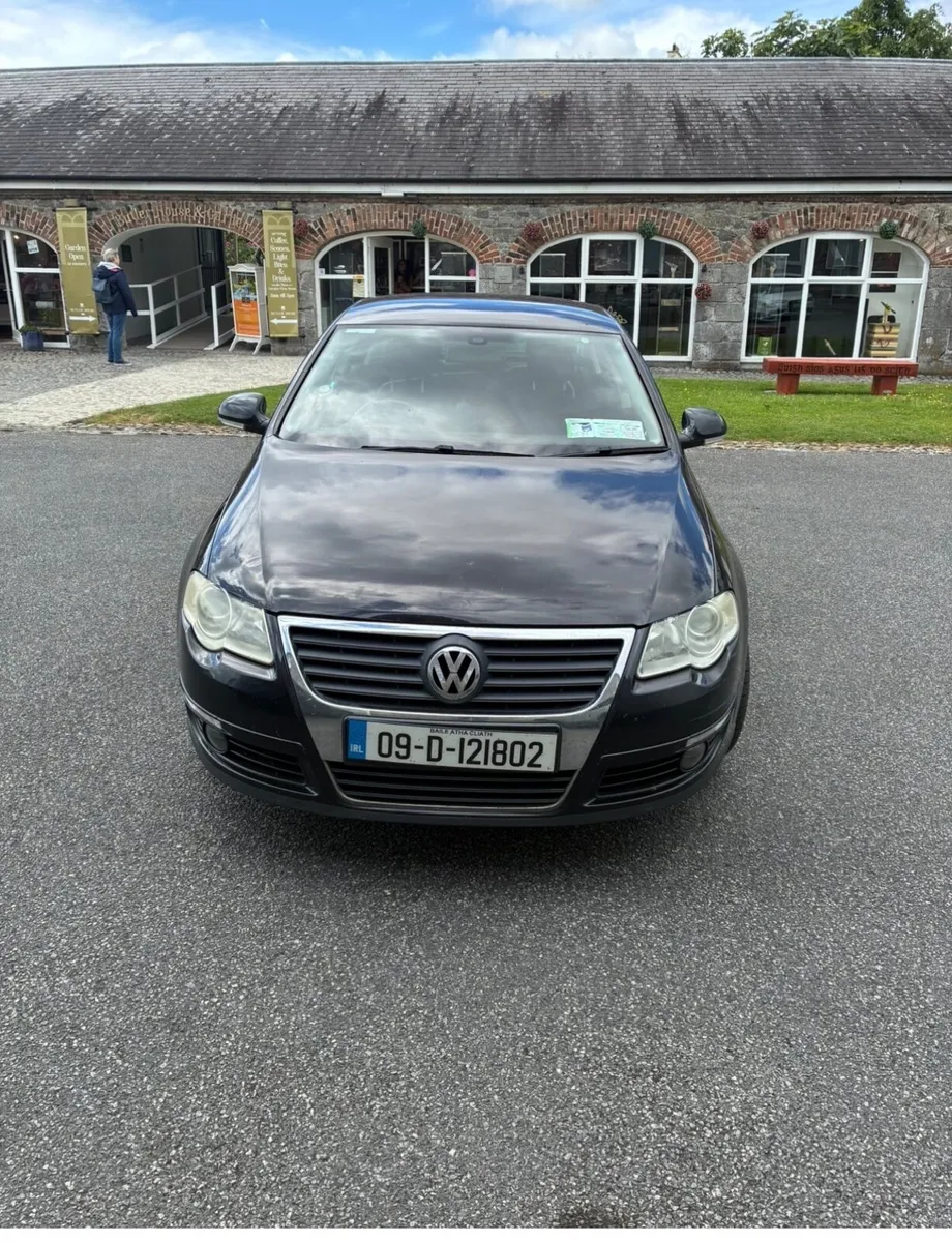 Volkswagen Passat 2009 - Image 4