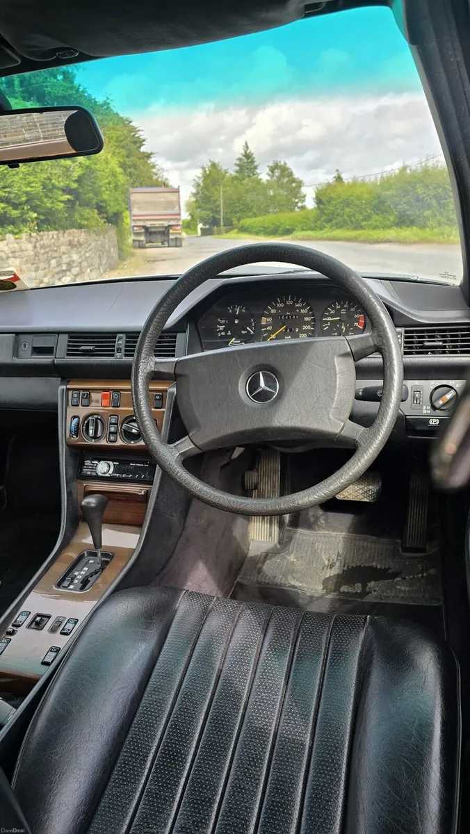 1987 Mercedes 230E W124 Petrol Automatic fresh nct - Image 3