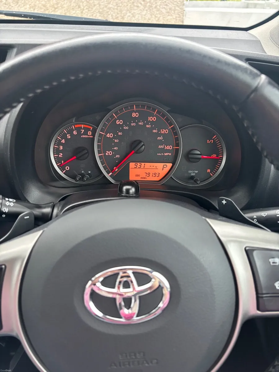 Toyota Yaris 2013 - Image 3