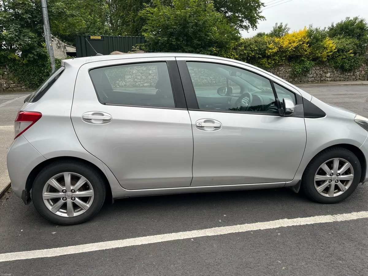 Toyota Yaris - Image 4