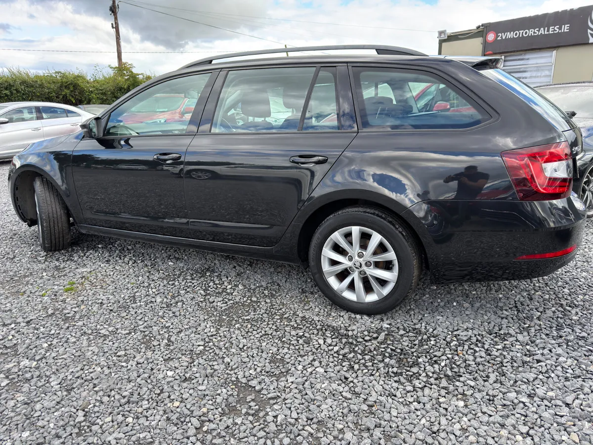 🔵 Skoda Octavia AMBITION 1.0 TSI 115BHP  1 OWNER - Image 3