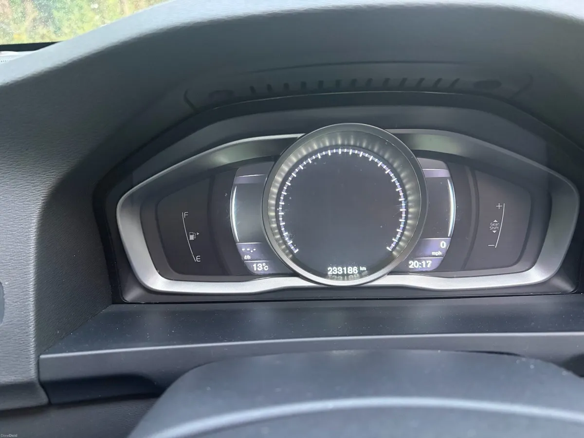 2016 Volvo S60 - Image 6