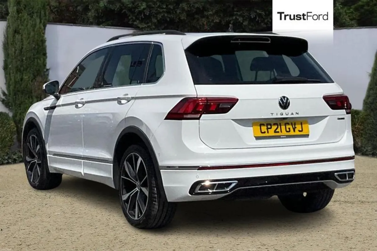 Volkswagen Tiguan R-Line - Image 2