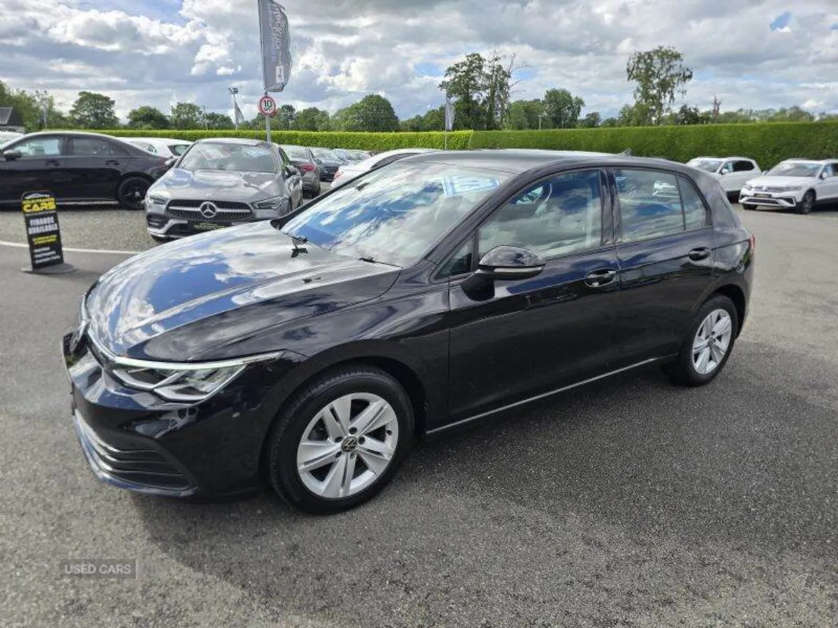 Volkswagen Golf Life - Image 2