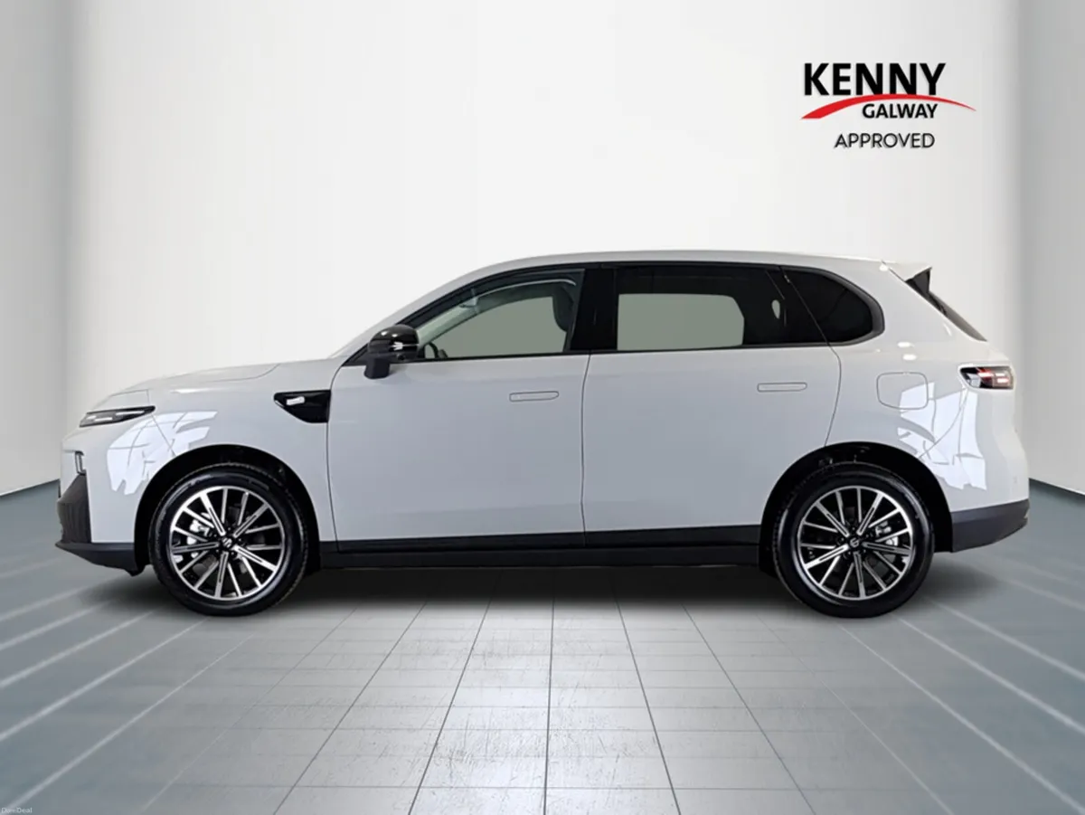 Leapmotor B10 HYBRID EV DESIGN 900KM - Image 4