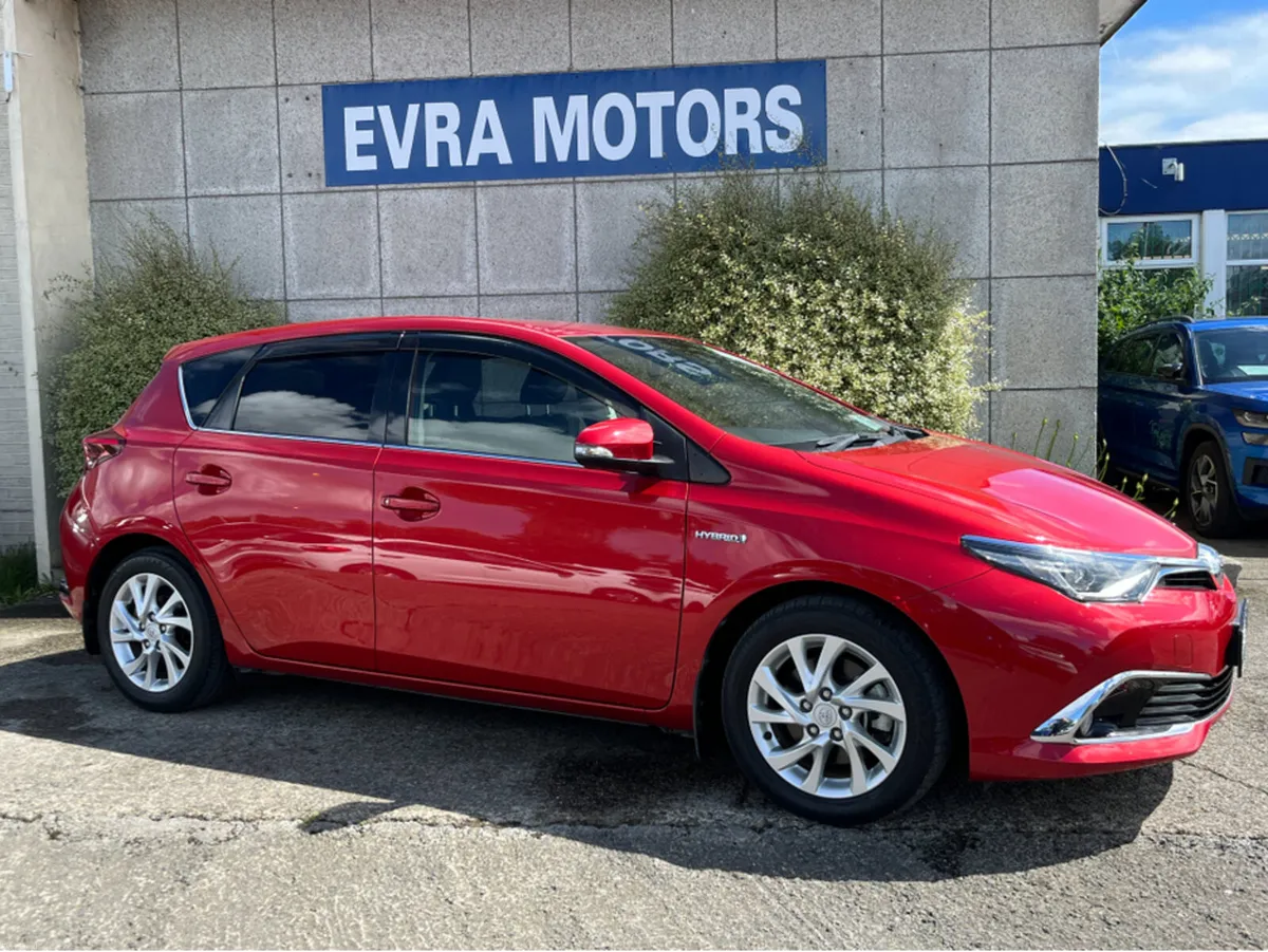 Toyota Auris AUTOMATIC HYBRID 1.8 PETROL //LOW MIL - Image 3