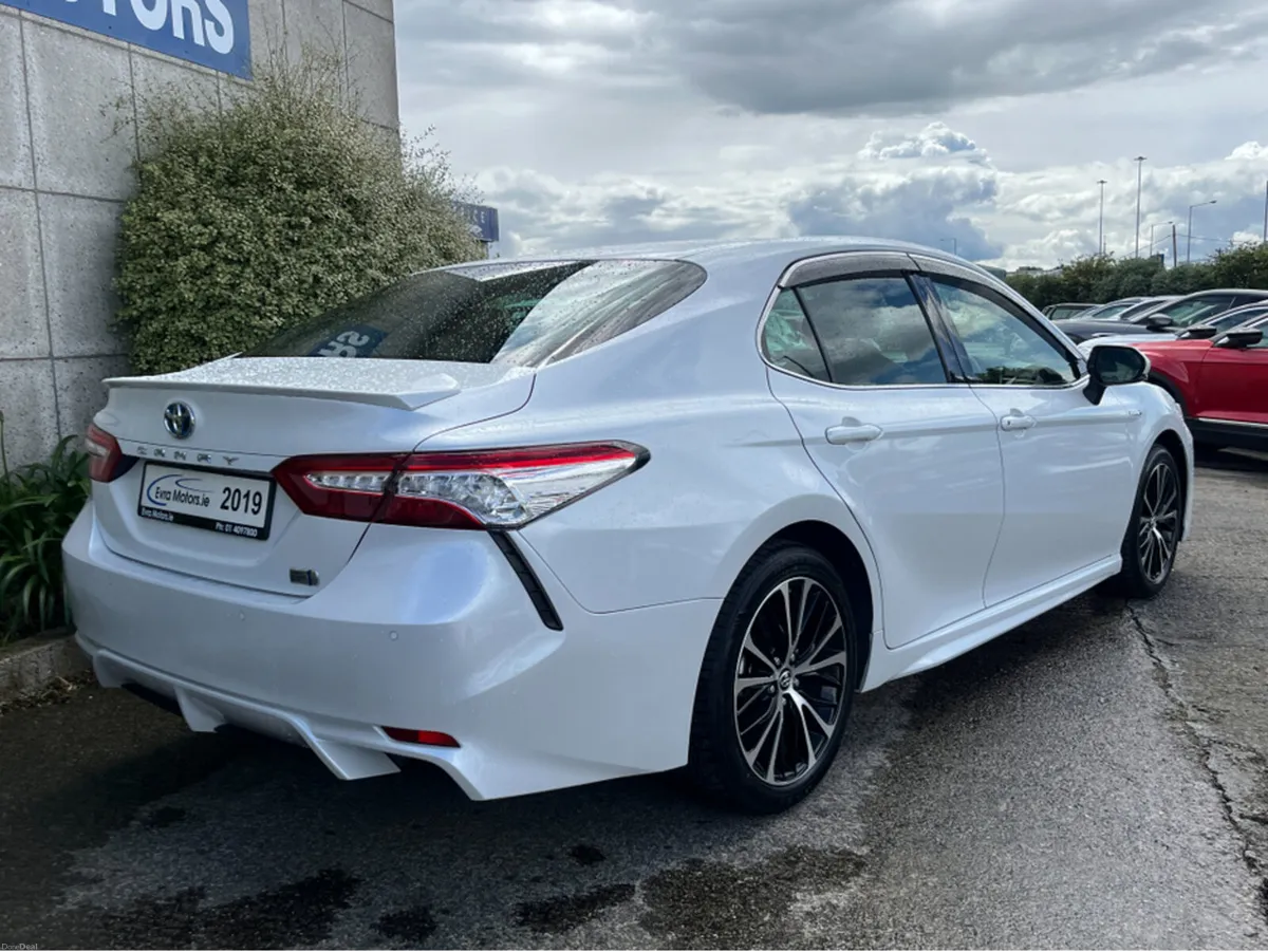 Toyota Camry WS HYBRID AUTOMATIC 2.5 PETROL //LOW - Image 4