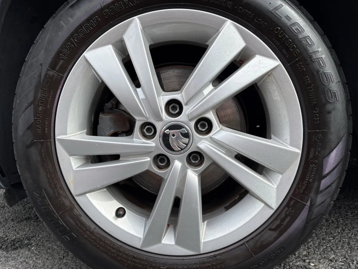 Skoda Fabia AMBITION 1.0 MPI 75HP 4DR - Image 5