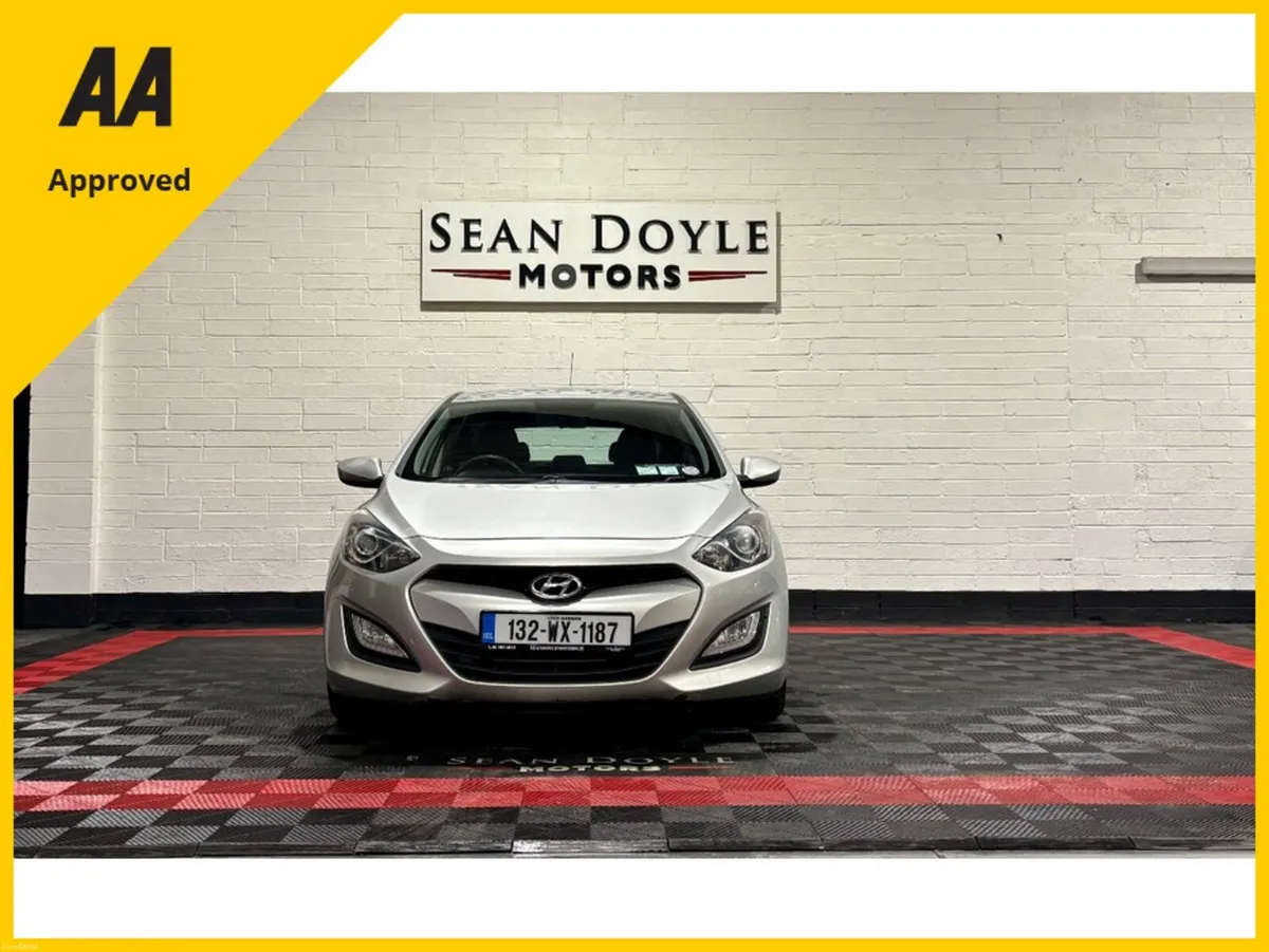 Hyundai i30 CLASSIC 5DR - Image 2