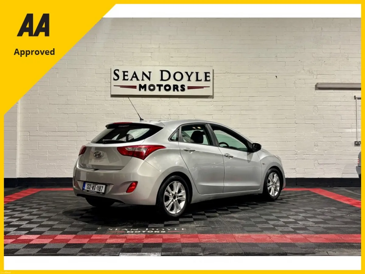 Hyundai i30 CLASSIC 5DR - Image 5
