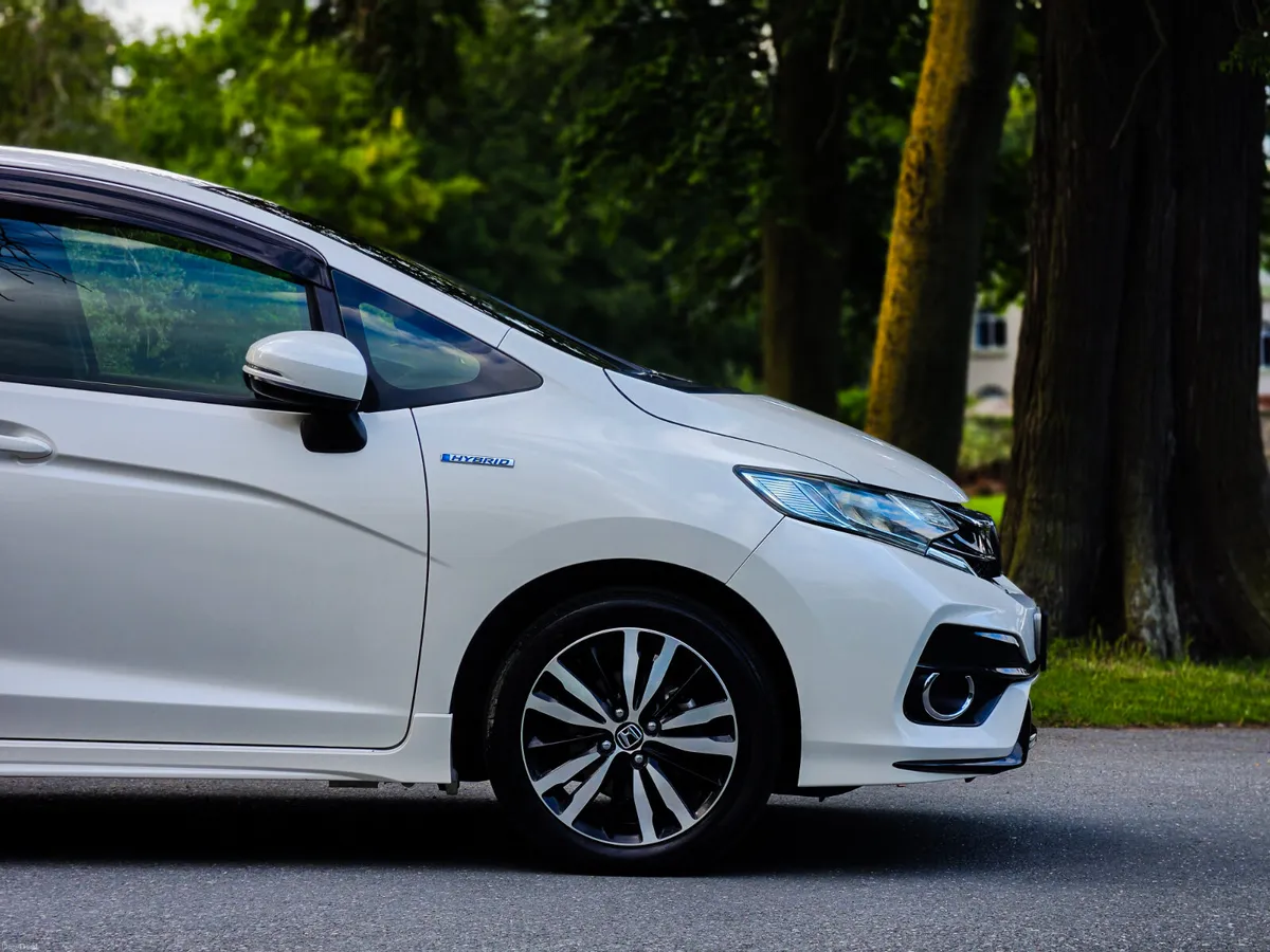 2018 Honda Fit 1.5 Petrol Hybrid Auto GP5 Topspec - Image 6