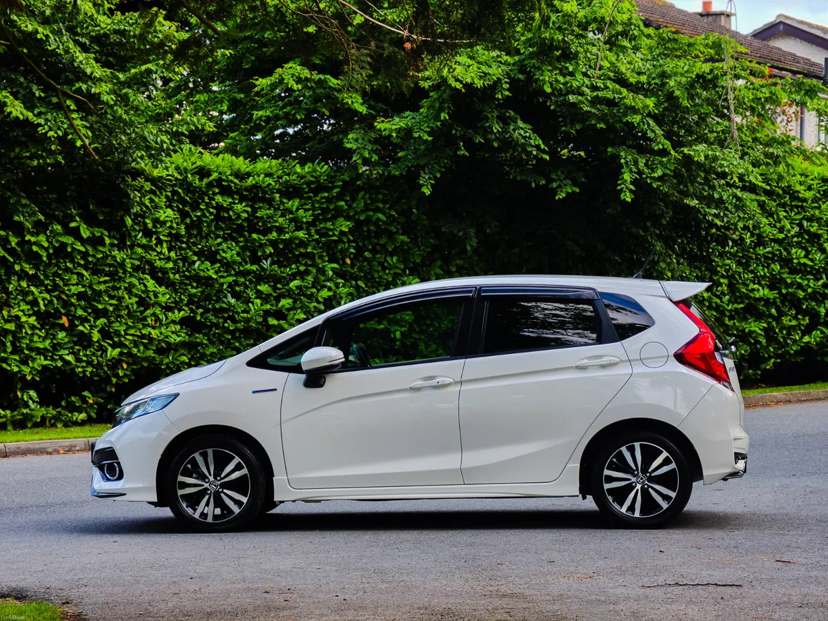 2018 Honda Fit 1.5 Petrol Hybrid Auto GP5 Topspec - Image 4