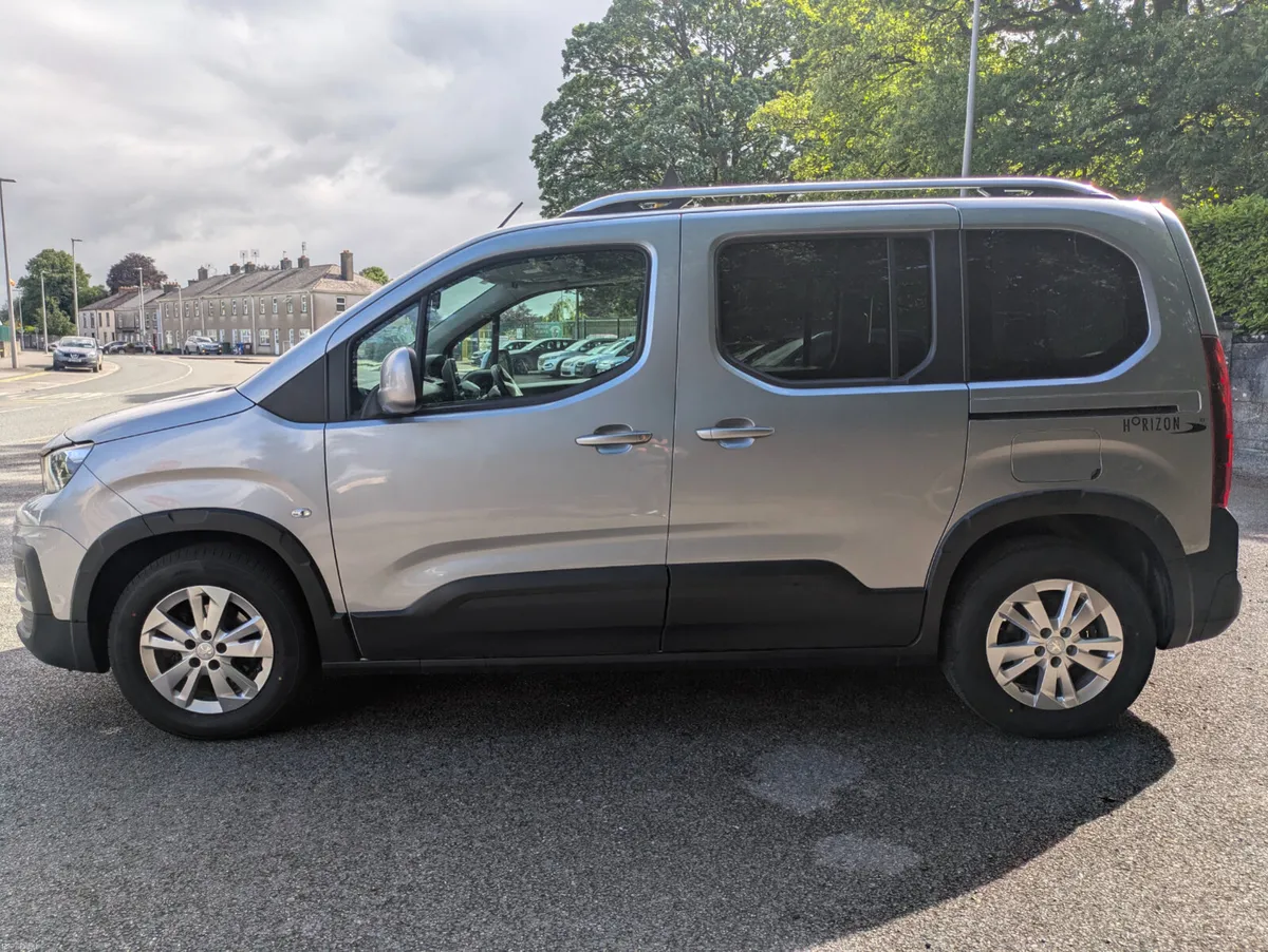 Peugeot Rifter Wheelchair Accessible Taxi - Image 6