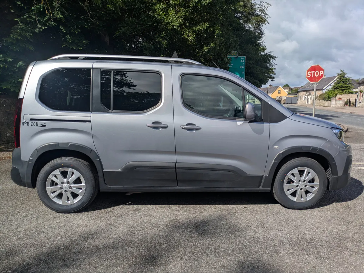 Peugeot Rifter Wheelchair Accessible Taxi - Image 5