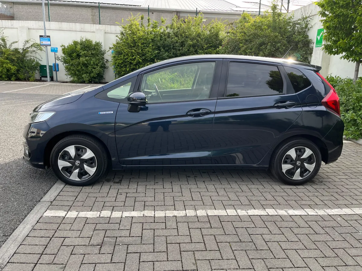 Honda Fit 2019 VERY LOW MILEAGE. NICE SPEC. - Image 4