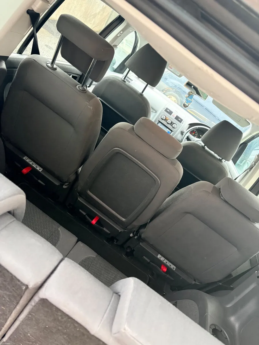Volkswagen Touran 2012 - Image 4