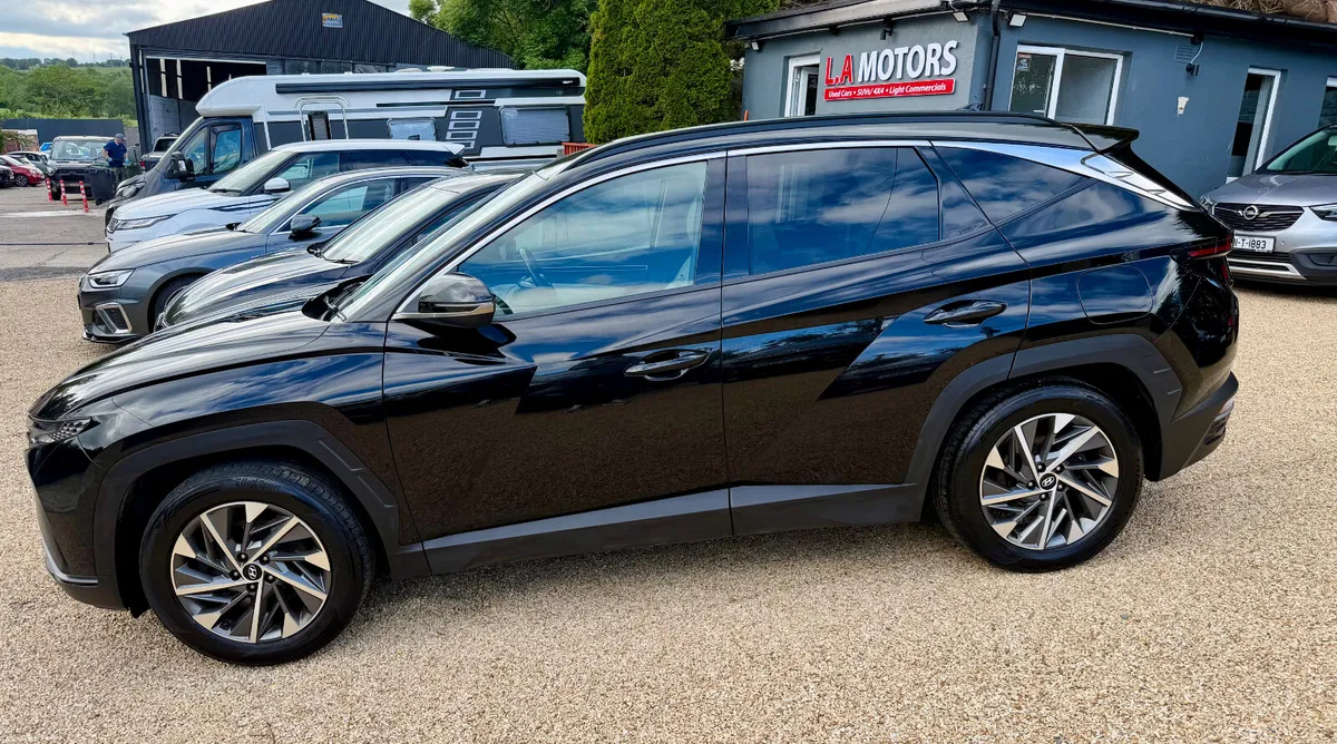2022 Hyundai Tucson Executive Plus - Image 3