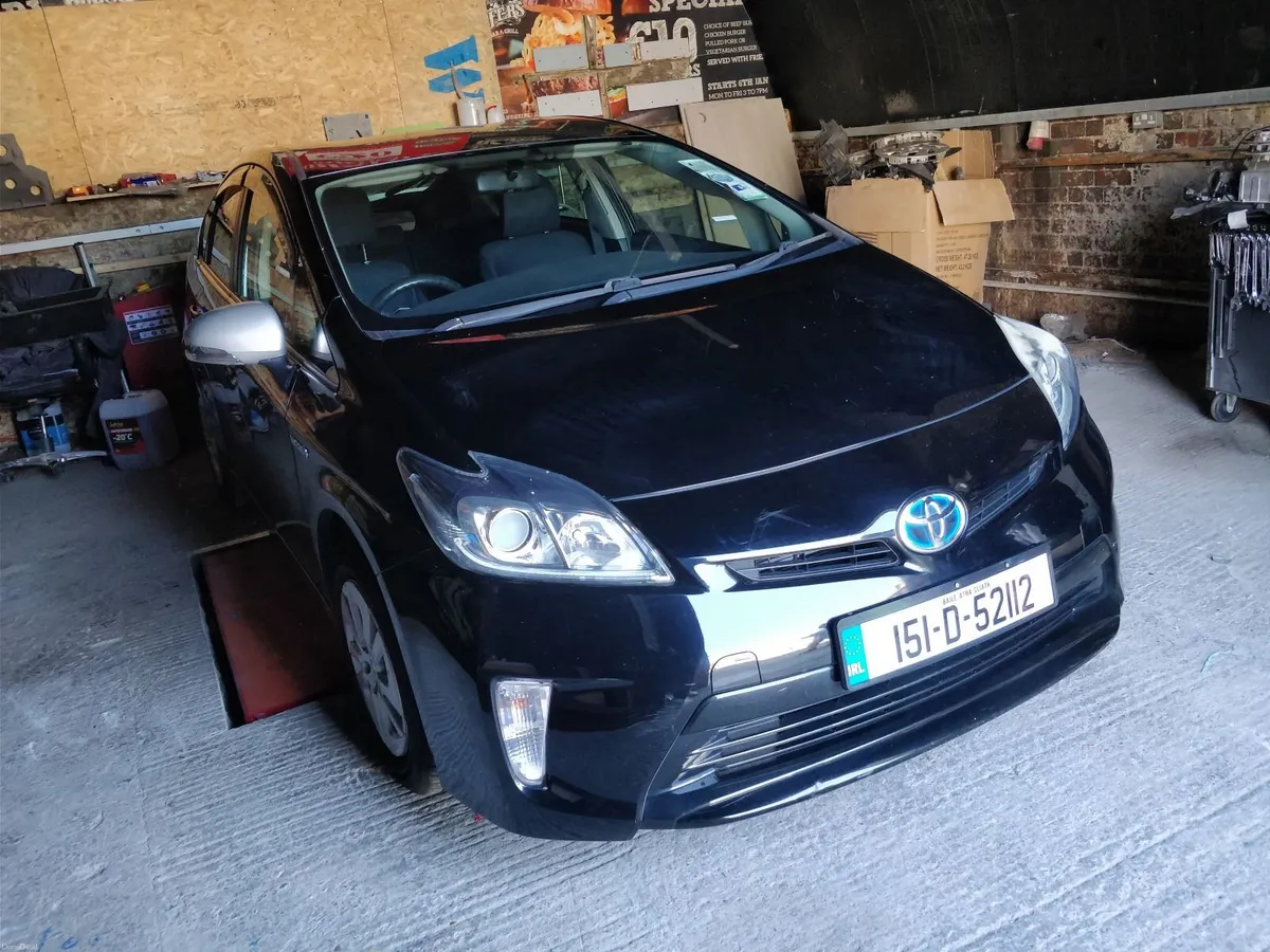 Toyota Prius Hybrid 2015 ex taxi - Image 4