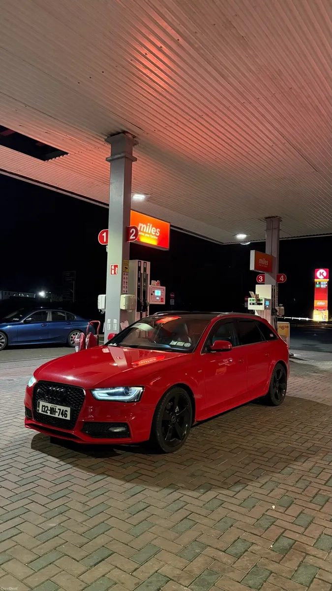Audi A4 Avant S-line 2.0 TDI 2013 - Image 1