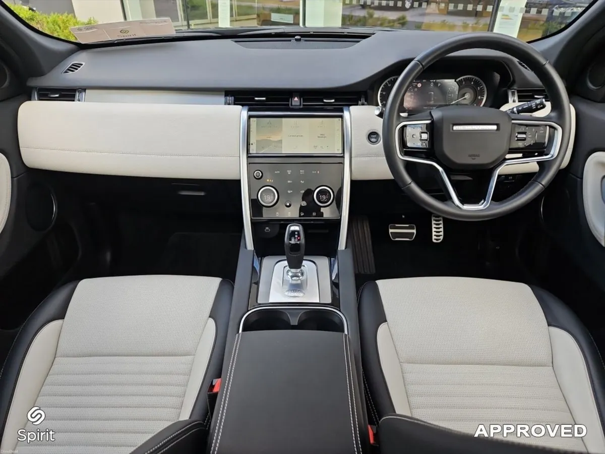 Land Rover Discovery Sport 1.5 I3 PHEV AWD R-Dynam - Image 4