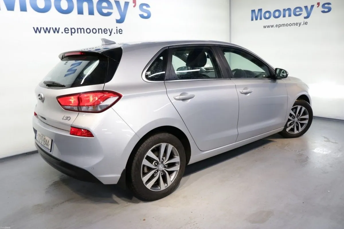 Hyundai i30 Deluxe Plus 1.0L Petrol Hatchback - Gr - Image 6
