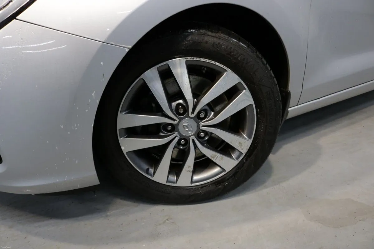 Hyundai i30 DELUXE PLUS 1.0L PETROL HATCHBACK - Image 4