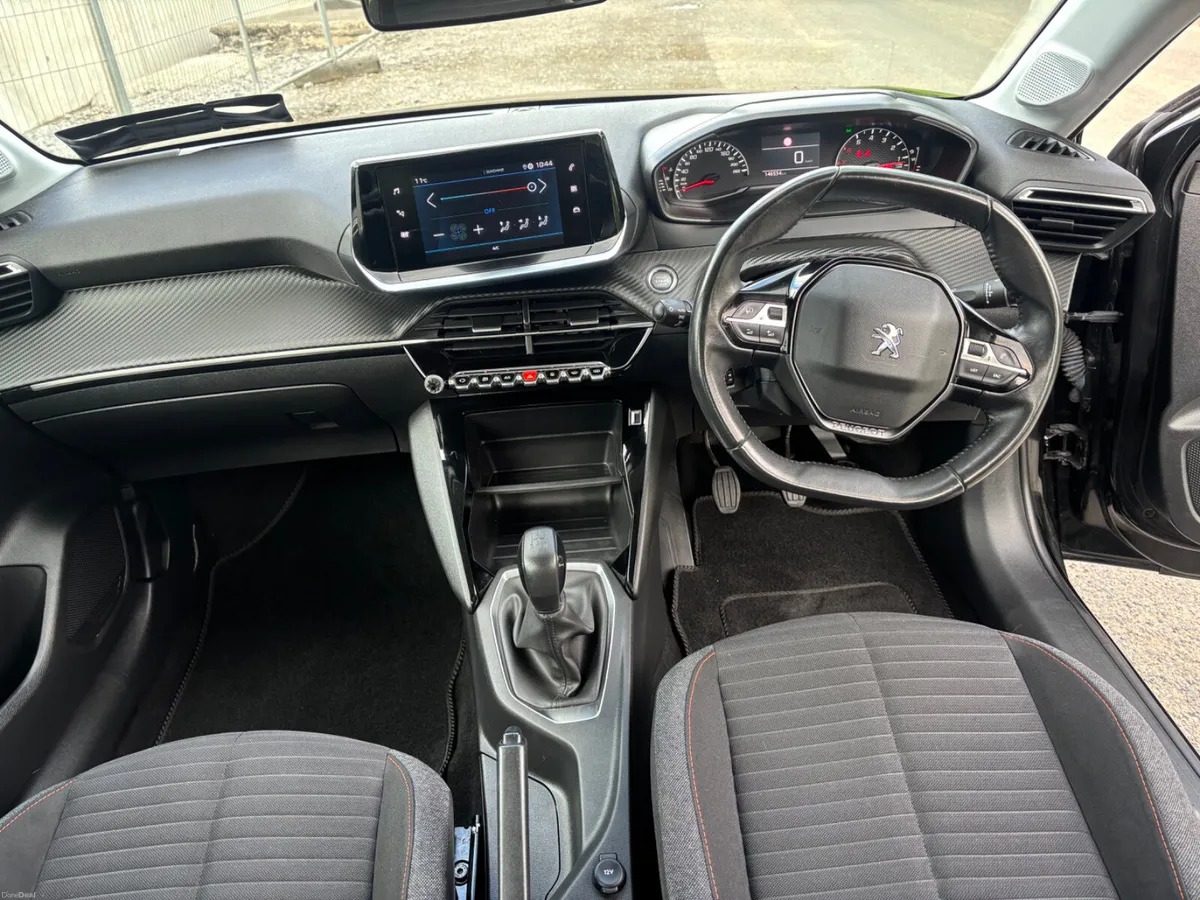Peugeot 208 2022 - Image 5