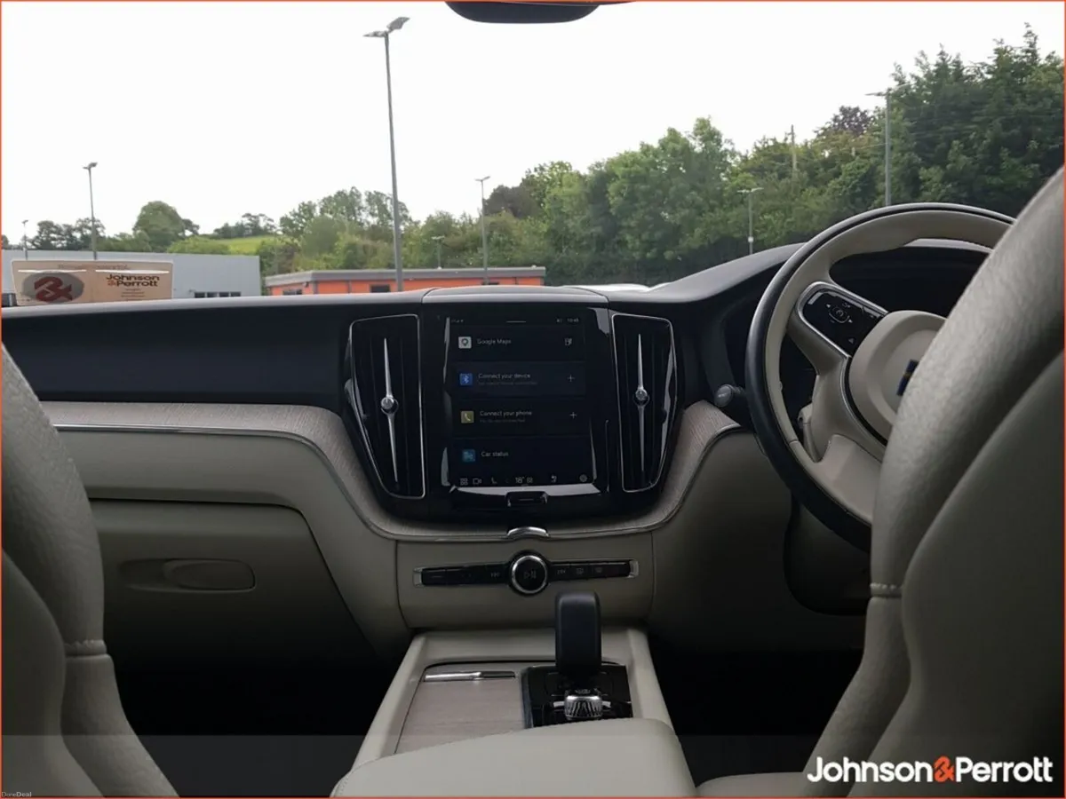 Volvo XC60 T6 350hp AWD PHEV Core (Two Year Volvo - Image 2