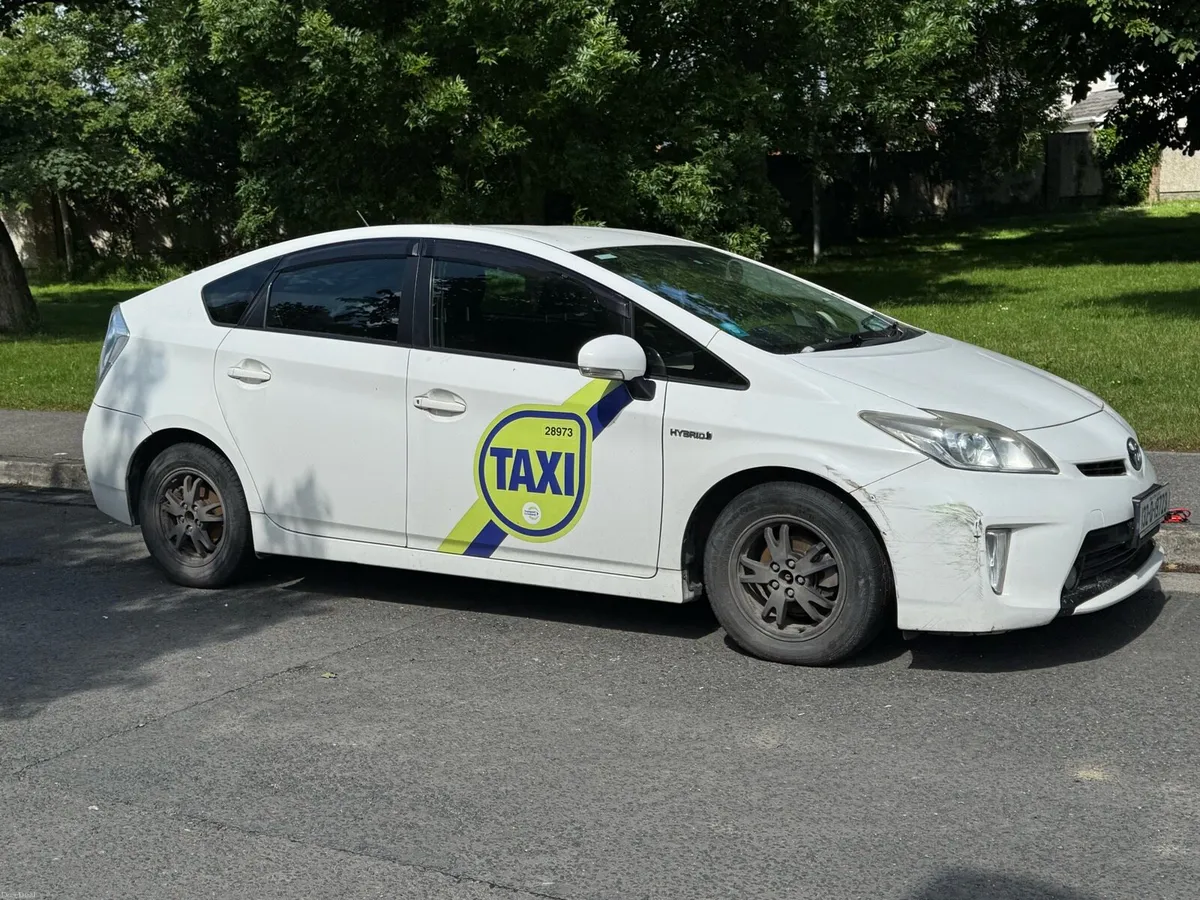 TOYOTA PRIUS NEW SHAPE - Image 1