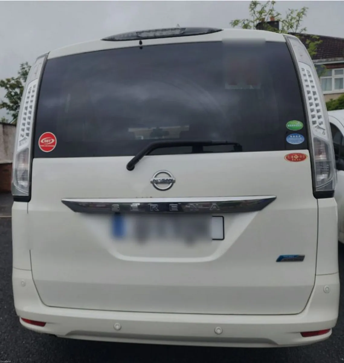 2016 Nissan Serena - Image 2