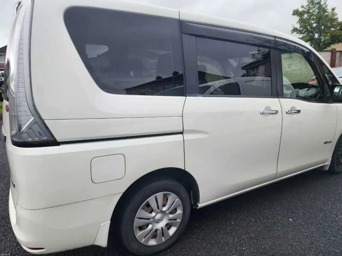 2016 Nissan Serena - Image 4
