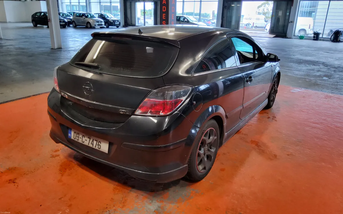 Opel Astra 2009 - Image 4