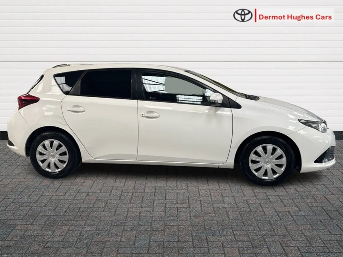 Toyota Auris VAN 1.4 D-4D TERRA 4DR - Image 3