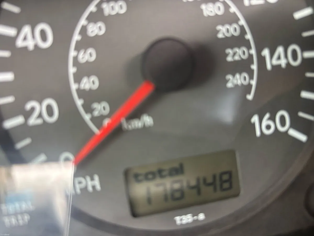 Toyota Avensis - Image 2