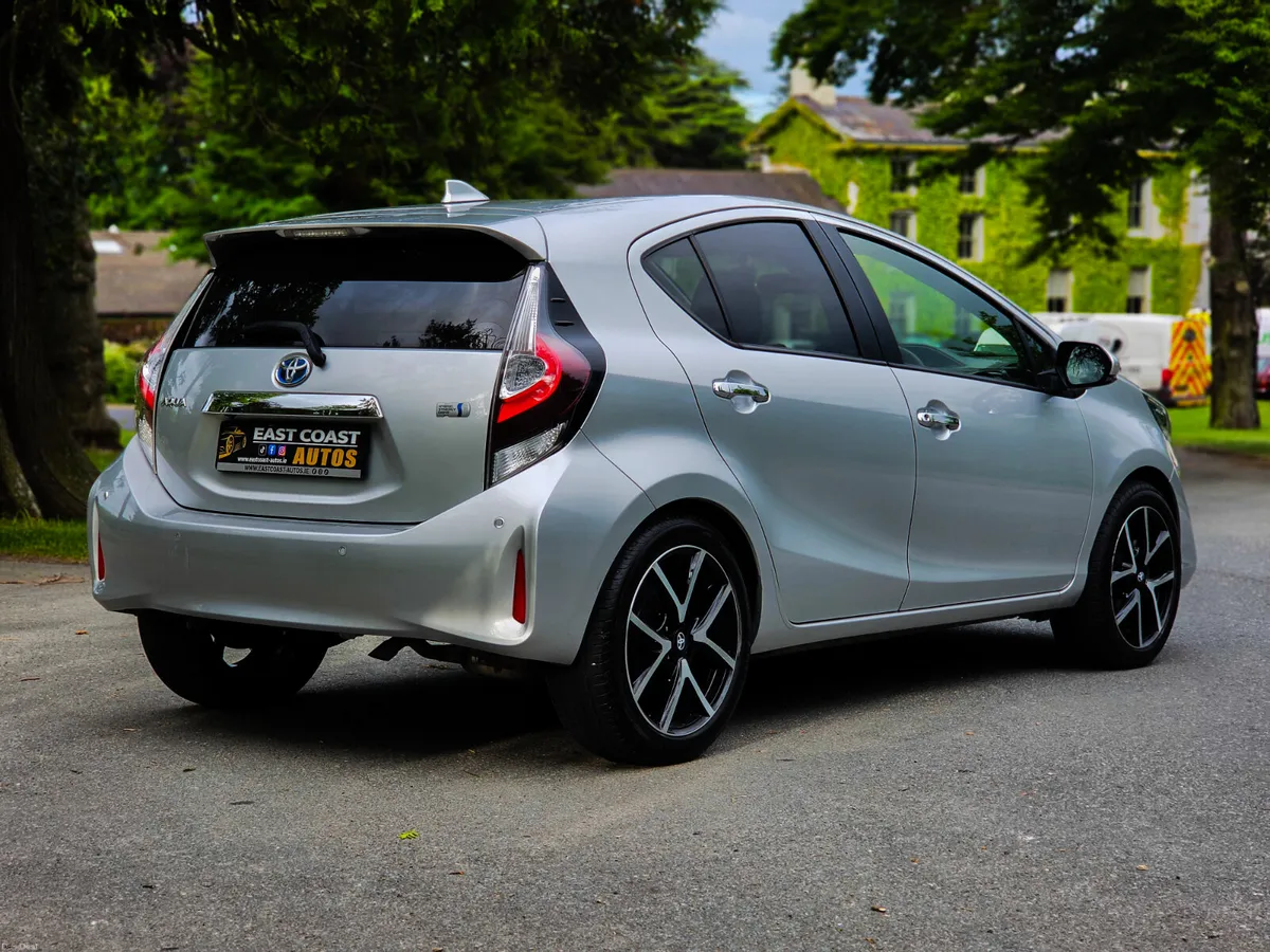 2020 Toyota Aqua 1.5 Petrol Hybrid Automatic - Image 6