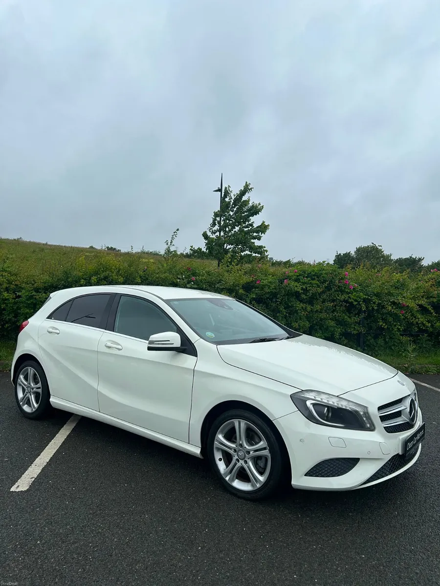 MERCEDES A180 2013 AUTOMATIC - Image 4
