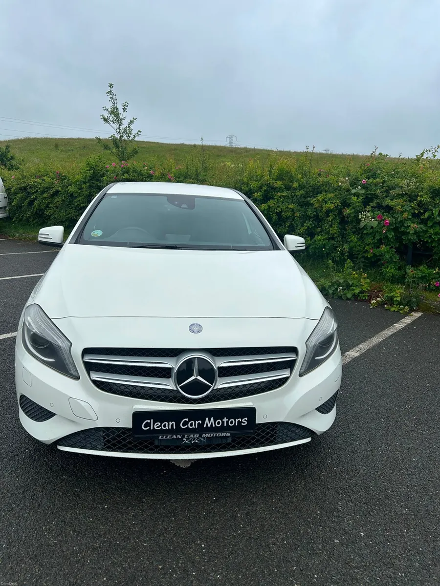 MERCEDES A180 2013 AUTOMATIC - Image 2