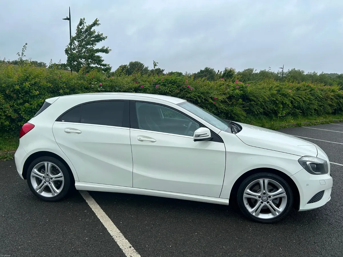 MERCEDES A180 2013 AUTOMATIC - Image 5