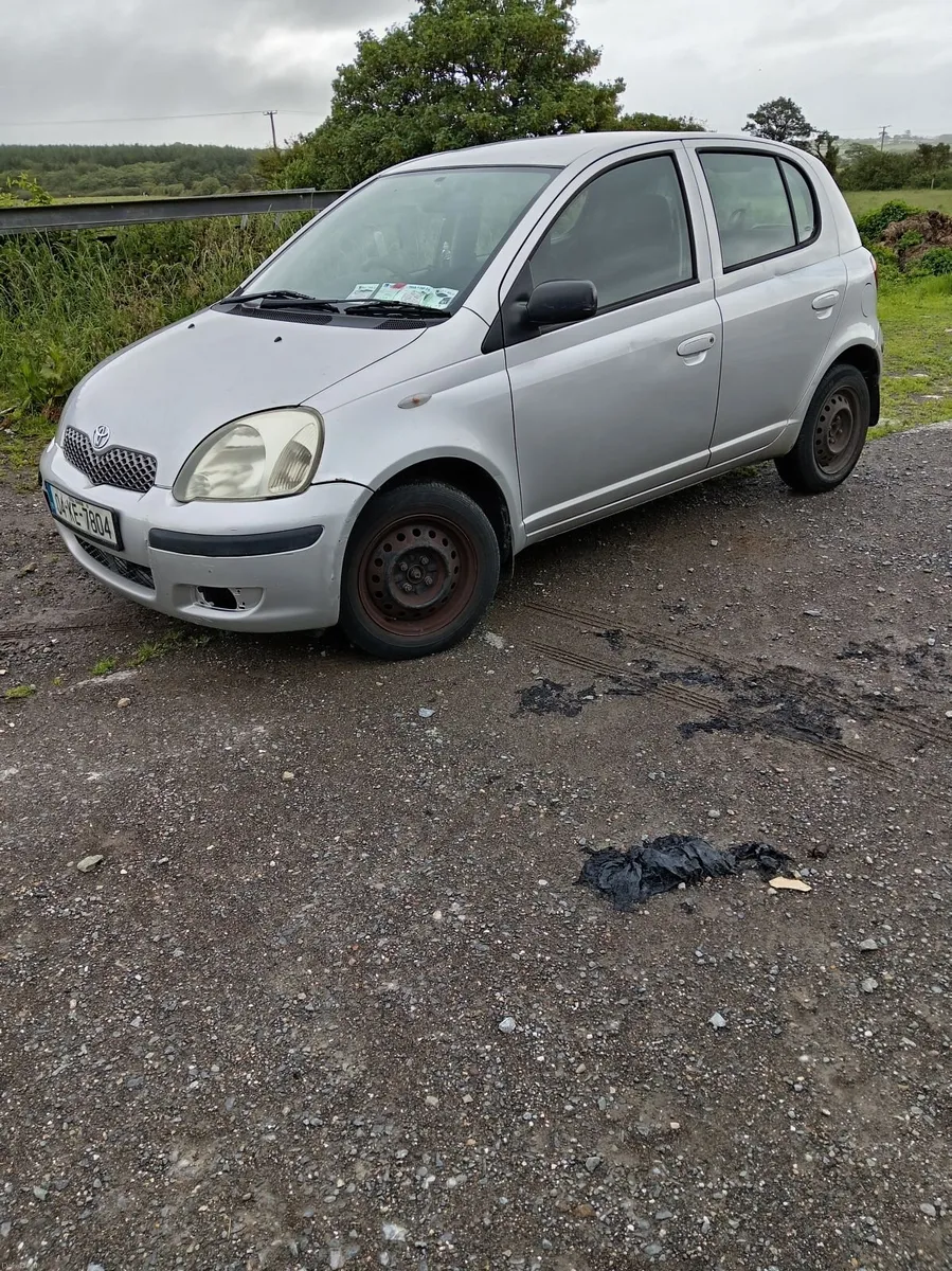 Toyota Yaris 2004 - Image 3