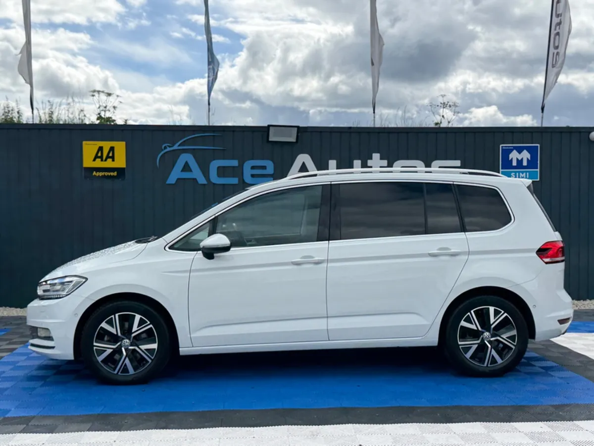 Volkswagen Touran HIGHLINE - 2.0L DIESEL - 7 SEATS - Image 4