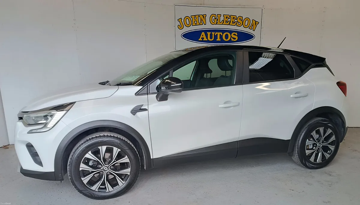 Renault Captur 2023 - Image 1