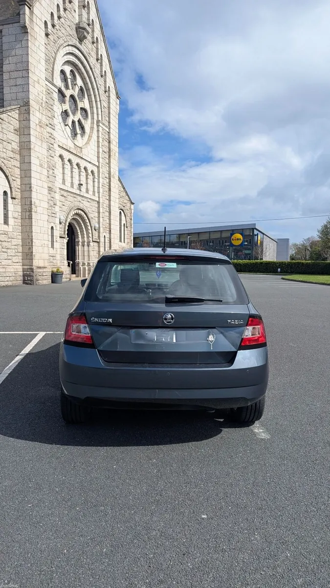 Skoda Fabia 2017 - Image 2
