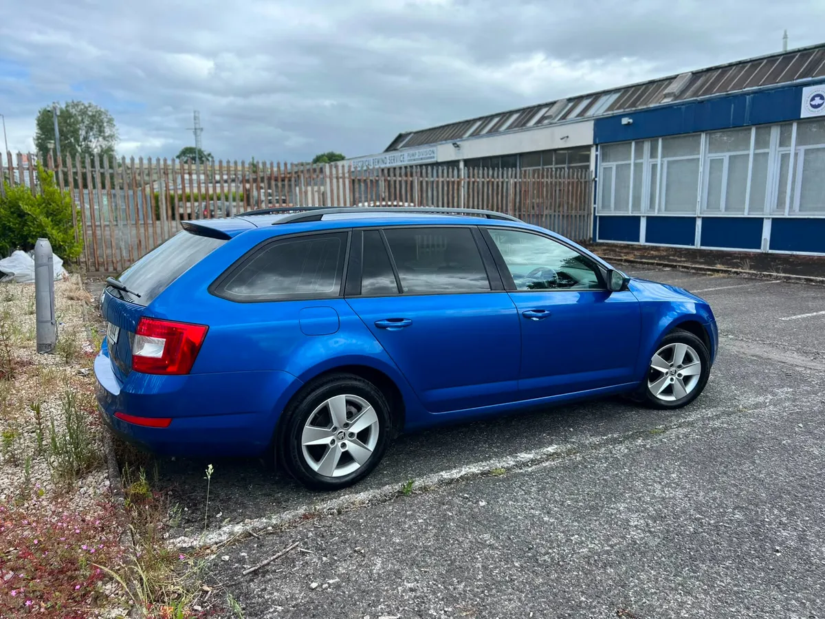 Skoda Octavia Estate 2016 - NEW NCT - WARRANTY - Image 3