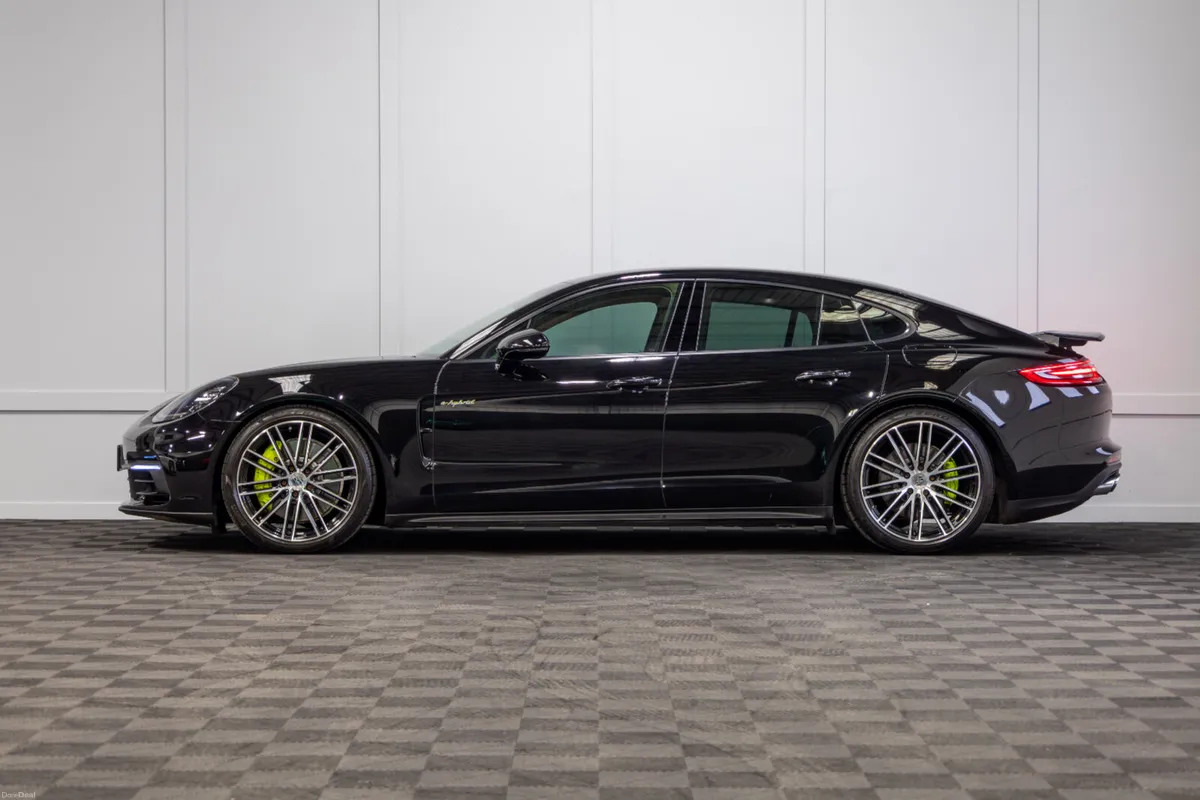 182 Porsche Panamera 4 Sport Turismo E-Hybrid - Image 3
