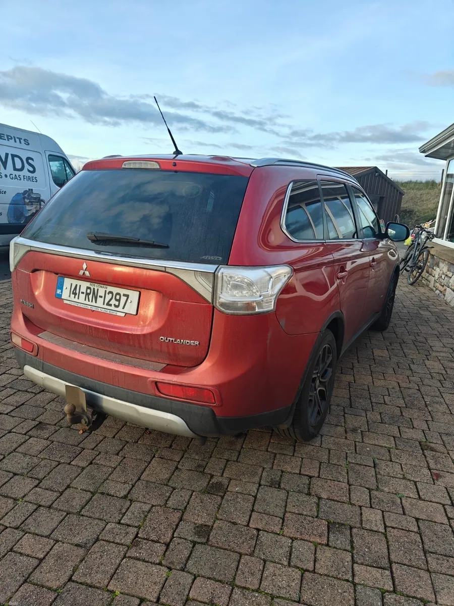 Mitsubishi Outlander GX4 AWD (1 owner) - Image 2