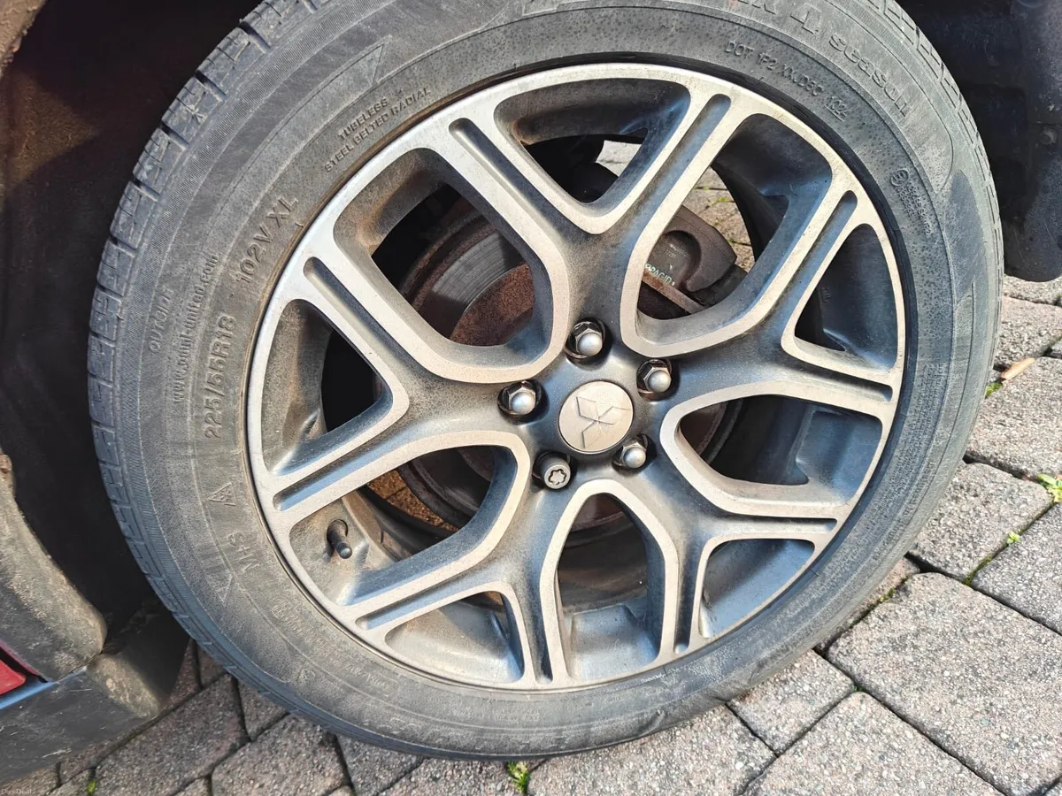 Mitsubishi Outlander GX4 AWD (1 owner) - Image 4