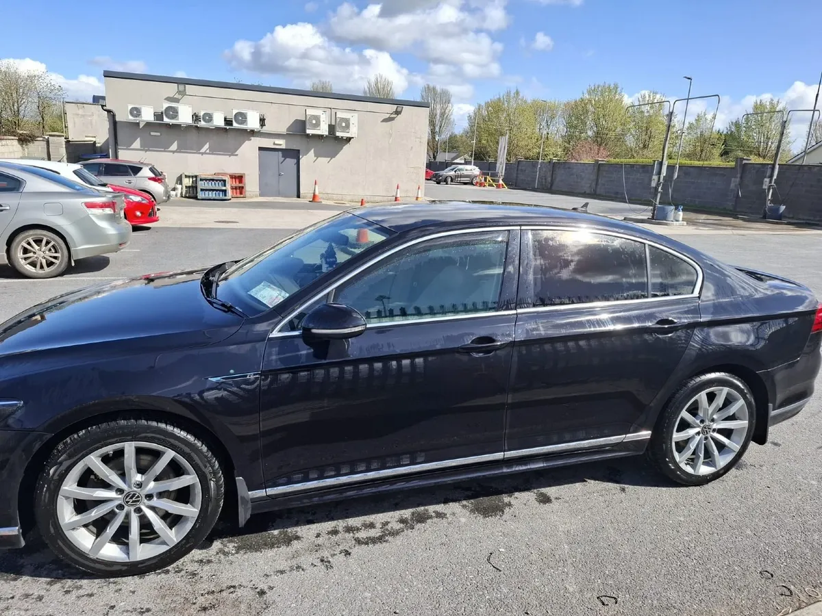 Volkswagen Passat R-Line - Image 3