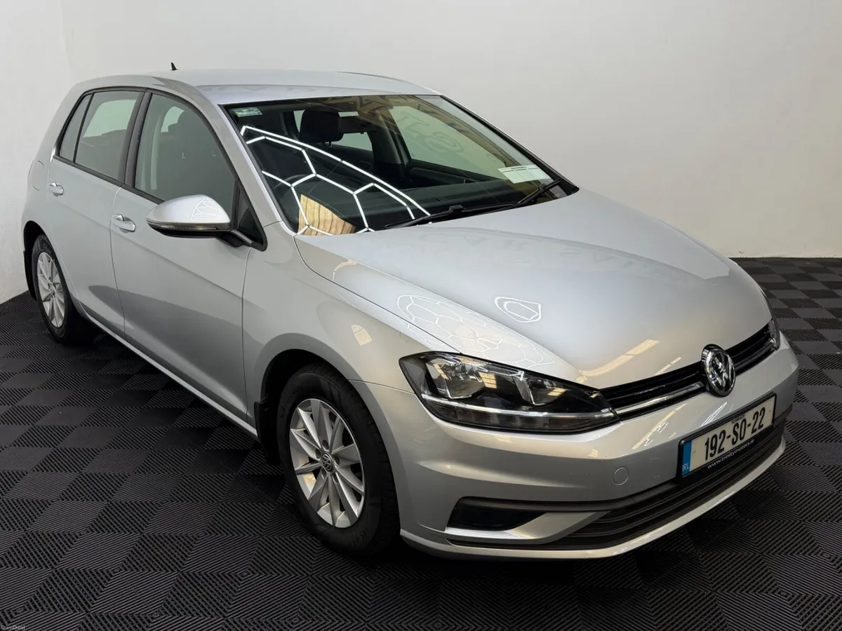 2019 Volkswagen  Golf 1.6 TDI 115HP Trendline - Image 2